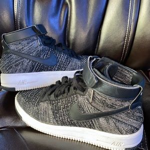 Air Force 1 Flyknit High “Oreo”